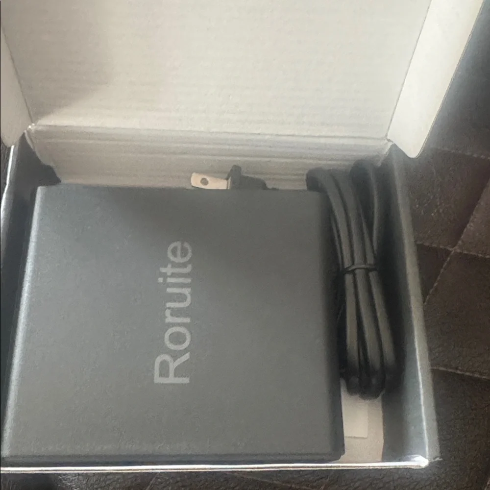 Roruite GaN Charger with Multiple Ports